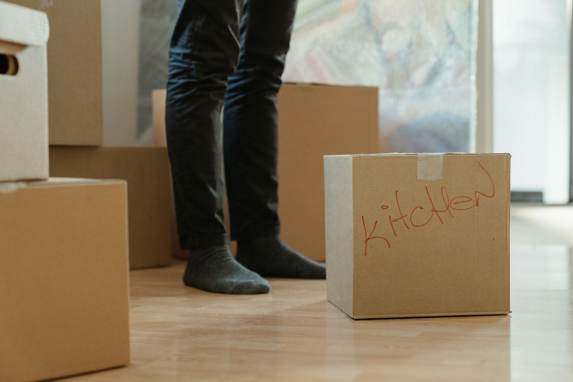 Maslak'ta evden eve nakliyat için paketleme yapılan bir daire içi görüntü